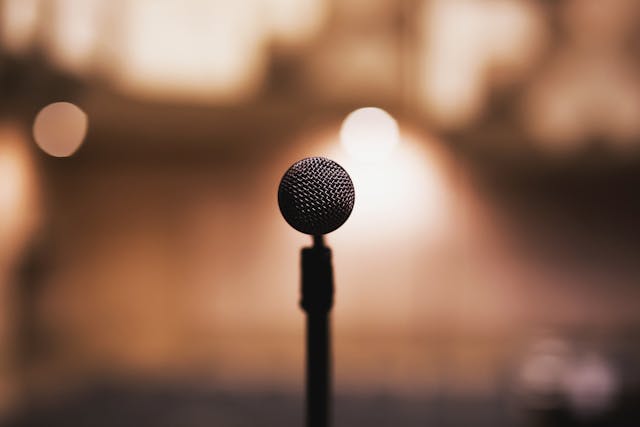 奔赴梨花教育战场，凭声音实力制霸江湖